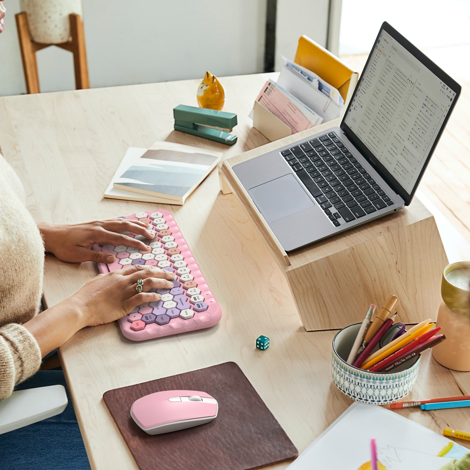 Wireless Compact Keyboard and Mouse Combo Prismatic Keycap - Image 7
